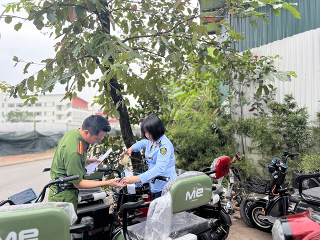 Cận cảnh kho xe điện lạ nghi nhập lậu, lắp ráp 'chui' tại Hà Nội- Ảnh 2.