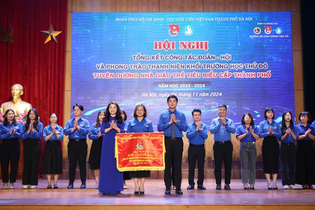 Đảng viên mới là học sinh THPT của Hà Nội tăng mạnh- Ảnh 2.