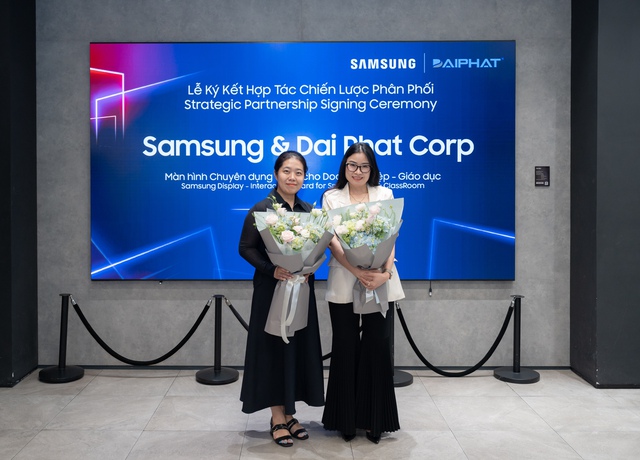 Bà Soohyun Lee, Giám đốc Cố vấn chiến lược Ngành hàng CNTT & Doanh nghiệp, Samsung Vina và bà Dương Thị Ngọc Ngà, Tổng Giám Đốc Công ty Đại Phát tại buổi ký kết hợp tác chiến lược