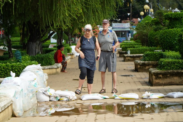 Bến Ninh Kiều mất điểm vì cách chống ngập 'chữa cháy' của Cần Thơ- Ảnh 5.