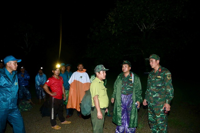 Vụ rơi máy bay quân sự YAK-130: Phi công kể lại giây phút tiếp đất- Ảnh 4.