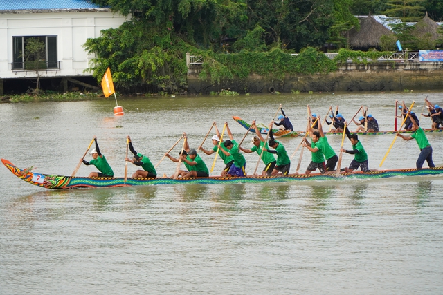 Đua ghe ngo trên con rạch có phong cảnh đẹp bậc nhất Cần Thơ- Ảnh 7.