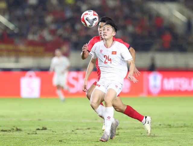 AFF Cup: Việt Nam và những đường chuyền dài, độc chiêu hay cố gắng giấu bài?- Ảnh 1.