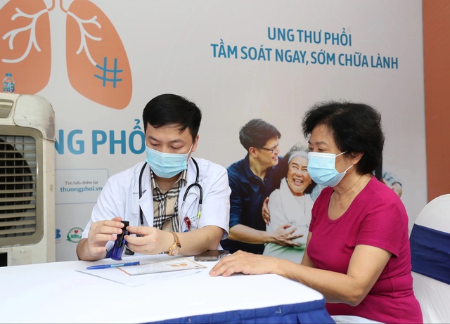 Khám bệnh hô hấp, sàng lọc ung thư phổi miễn phí- Ảnh 1.