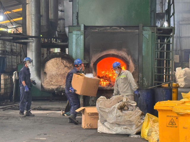 Đối tượng làm hàng giả ngày càng tinh vi và có tổ chức- Ảnh 2. Đối tượng làm hàng giả ngày càng tinh vi và có tổ chức- Ảnh 2.