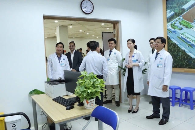 Bệnh viện Ung bướu TP.HCM tư vấn phòng ngừa ung thư mang tính di truyền- Ảnh 2.