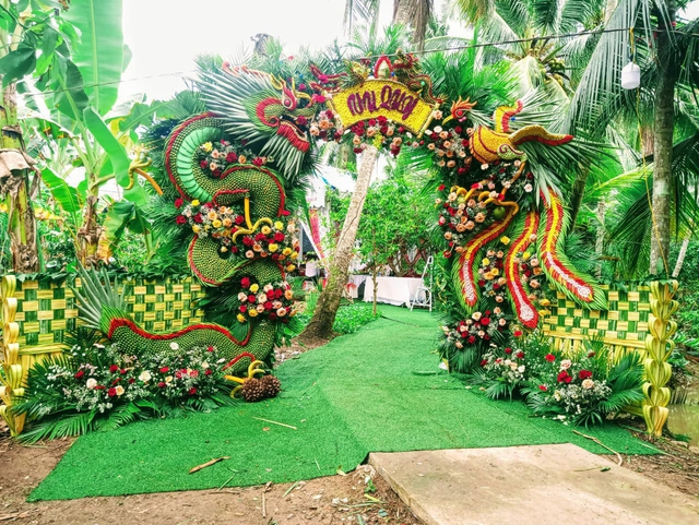 Chàng trai miền Tây giữ hồn quê qua cổng cưới lá dừa- Ảnh 7.
