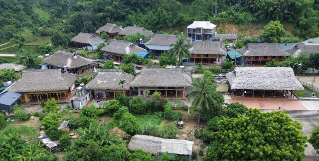 L&agrave;ng cổ của người T&agrave;y- Ảnh 1.