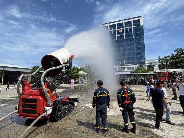 Giám đốc Công an TP.Đà Nẵng: Giải quyết tồn tại do quá khứ buông lỏng PCCC- Ảnh 2.