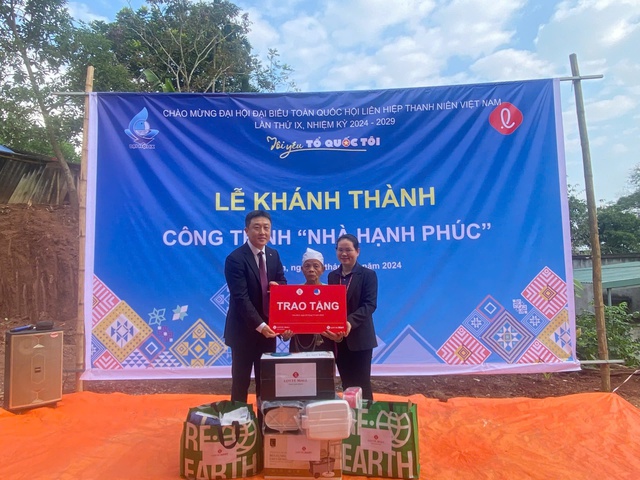 Bàn giao 'Nhà hạnh phúc' cho cựu thanh niên xung phong- Ảnh 1.