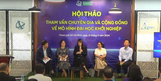 Các chuyên gia đang tham gia trao đổi tại diễn đàn