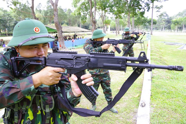 Quân đội thay mới súng tiểu liên STV- Ảnh 13.