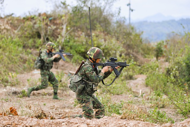 Quân đội thay mới súng tiểu liên STV- Ảnh 14.