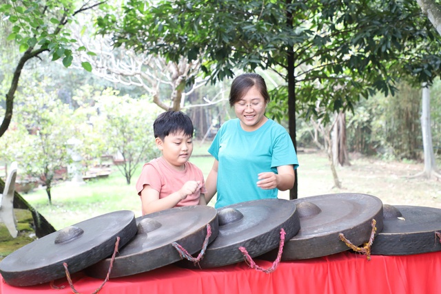 Học sinh Đồng Nai hào hứng với cồng chiêng Tây nguyên- Ảnh 5.