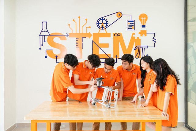 Tại FPT Schools học sinh được học AI, STEM và Robotics