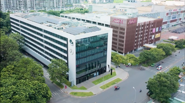 Trung tâm thương mại AEON Mall Tân Phú và tòa nhà văn phòng Office Haus hiện đại là hai trong số rất nhiều tiện ích hiện hữu thu hút, nâng tầm chất lượng sống cho cư dân Celadon City