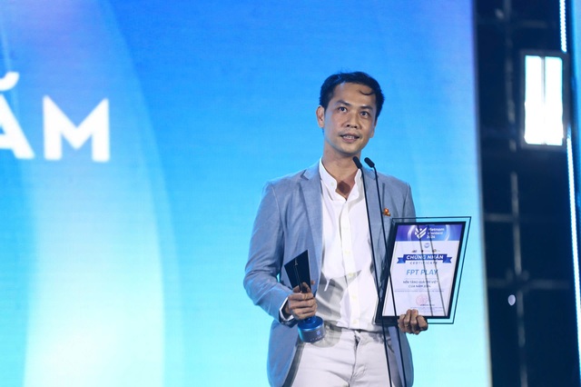 Ông Lương Duy Phương - Giám đốc Công nghệ FPT Play phát biểu tại Lễ trao giải Vietnam iContent Awards 2024. ẢNH: BTC