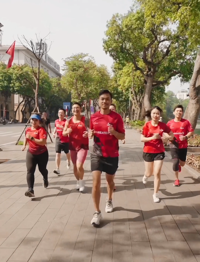 Lãnh đạo Techcombank truyền cảm hứng tại Giải Marathon Quốc tế TP.HCM Techcombank- Ảnh 2.