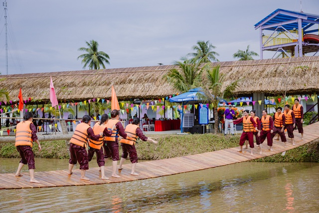 Khu trò chơi dân gian vừa ra mắt tại TTC Mekong Aqua Park (Bến Tre), tái hiện sống động văn hóa miền Tây Nam bộ