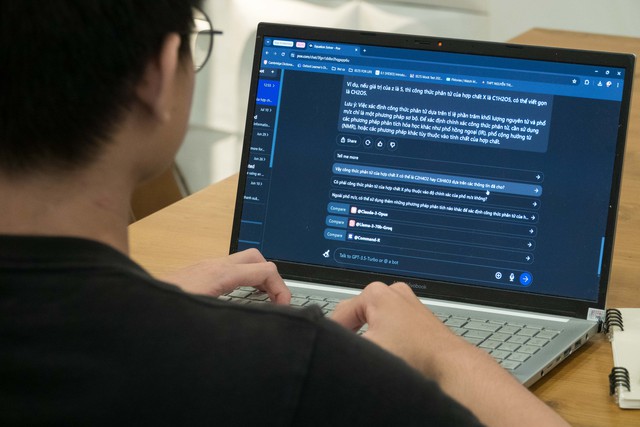 Sinh viên dùng AI: Lợi ích đi kèm rủi ro- Ảnh 1.