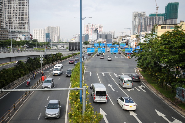 Người dân không phải gửi thông báo về đăng ký phương tiện giao thông - Ảnh 1.