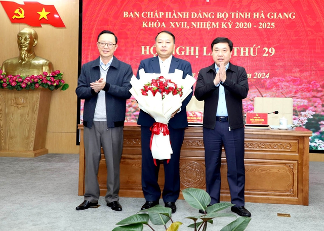 Giám đốc Công an làm Phó bí thư Tỉnh ủy Hà Giang- Ảnh 1.