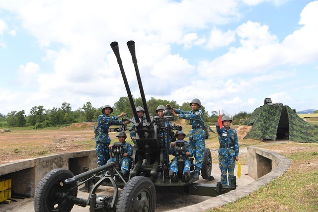 Bộ đội phòng không 'từ không đến có, càng đánh càng mạnh'- Ảnh 12.