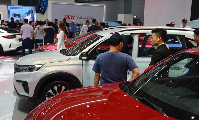 Xe MPV dưới 700 triệu tại Việt Nam ồ ạt giảm giá bán - Ảnh 1. Xe MPV dưới 700 triệu tại Việt Nam ồ ạt giảm giá bán - Ảnh 1.