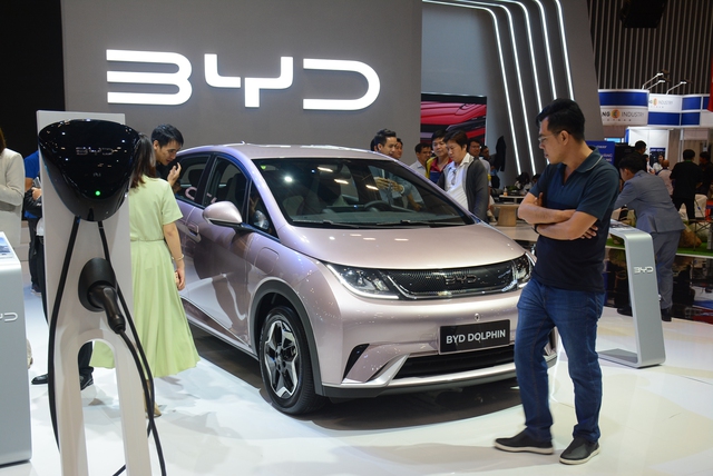 Ô tô nhập khẩu ồ ạt về Việt Nam, nhiều nhất từ Indonesia, Trung Quốc - Ảnh 2.