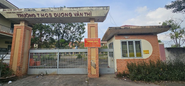 Trường bỏ hoang, học sinh phải “ké” trường khác- Ảnh 1.