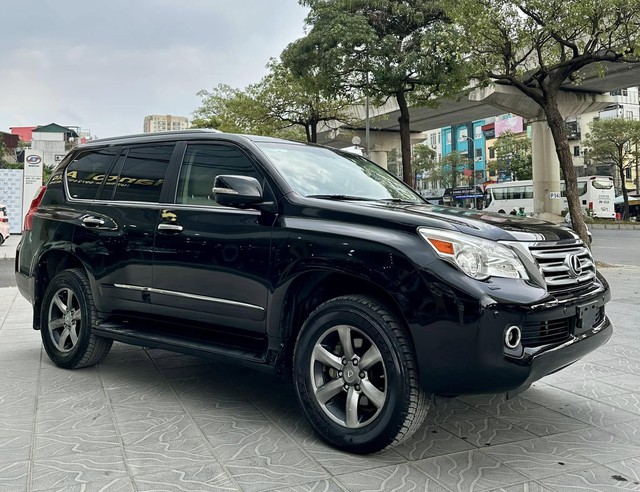 Lexus GX 460 rao giá ngang Hyundai Santa Fe 2024 sau 13 năm sử dụng- Ảnh 1.