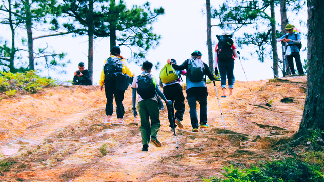Trekking Tà Năng - Phan Dũng tuyệt đẹp Việt Nam, nhớ rapper Đen Vâu để bao dung- Ảnh 3. Trekking Tà Năng - Phan Dũng tuyệt đẹp Việt Nam, nhớ rapper Đen Vâu để bao dung- Ảnh 3.