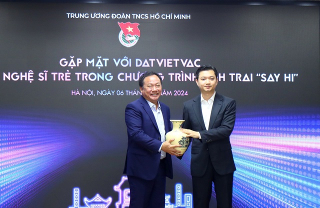 Các Anh trai say hi: 'Người được các bạn trẻ thần tượng phải có lòng yêu nước'- Ảnh 3.