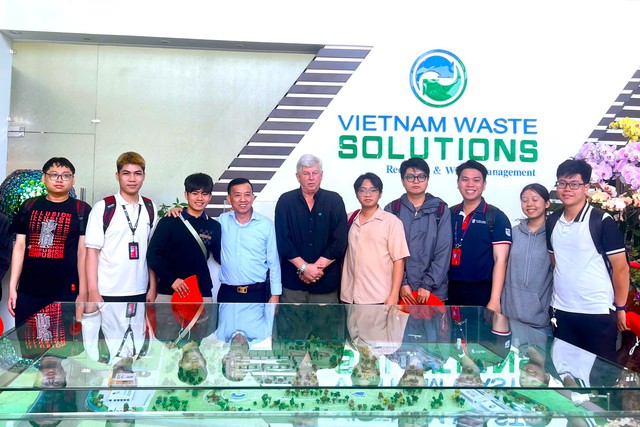 C&ocirc;ng ty xử l&yacute; chất thải Việt Nam chăm lo sức khỏe cho 400 lao động- Ảnh 1.