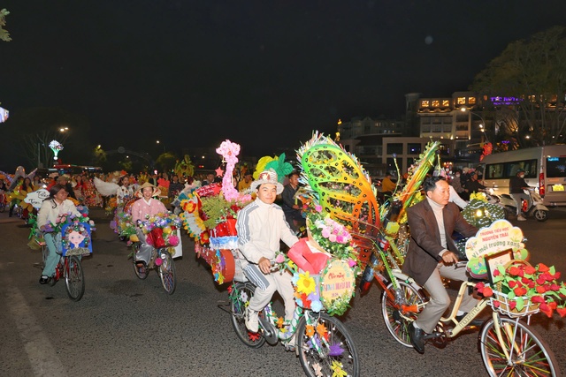 Đà Lạt: Sôi động Carnaval 'Hoa và di sản'- Ảnh 12.