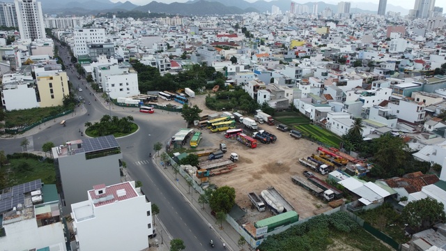 Yêu cầu xử lý bãi xe 'chui' hoạt động 4 năm ở Nha Trang- Ảnh 1.