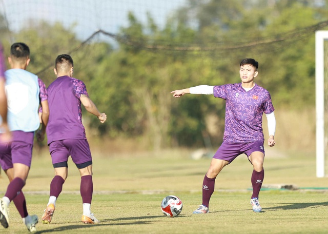 Đội trưởng Duy Mạnh: 'Ban cán sự mới mời đội tuyển Việt Nam đi... cà phê’- Ảnh 3.