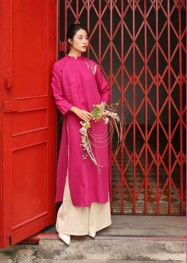 ao-dai-linen-ve-dep-truyen-thong-tinh-te-va-hien-dai-2025