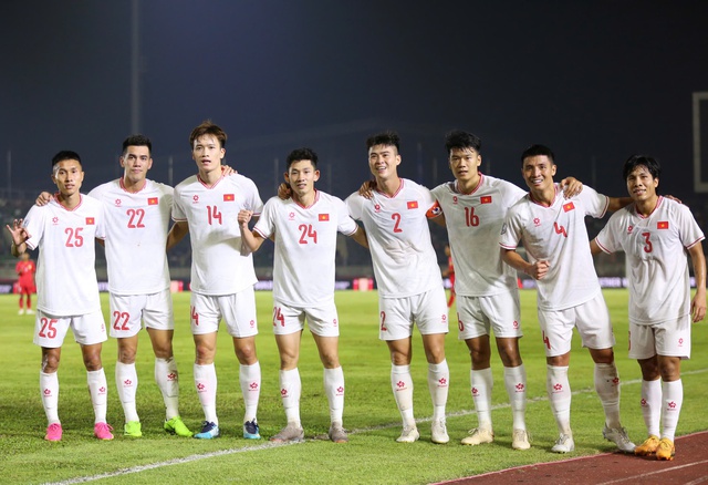 Bảng xếp hạng AFF Cup 2024 hôm nay: Đội tuyển Việt Nam tốp 1, Indonesia bám đuổi- Ảnh 2.