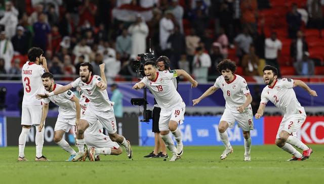 Tạo kỳ tích ở Asian Cup 2023, bóng đá đang tạo nên ‘cơn sốt’ ở Tajikistan- Ảnh 2.