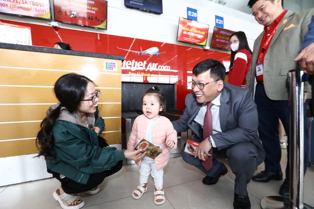 Xuất hành ngày Mùng 1 Tết Giáp Thìn, Vietjet dành tặng khách hàng lì xì may mắn- Ảnh 2.