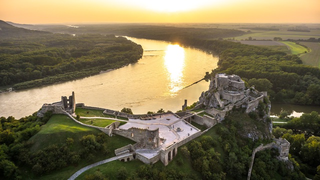 Kinh nghiệm du lịch Bratislava tự túc: Thủ đô của Slovakia - Ảnh 2.