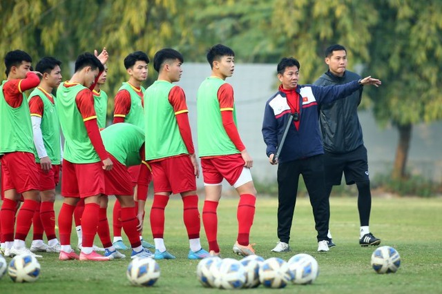 HLV Hoàng Anh Tuấn sẽ tạo 'cú ăn 4 lịch sử' với đội tuyển U.19 Việt Nam?- Ảnh 1.