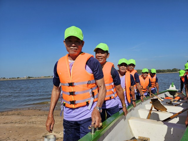 Giải đua thuyền rồng H.Xuyên Mộc: Người đội trưởng 67 tuổi của Phước Bửu muốn khẳng định sức mạnh  - Ảnh 5.