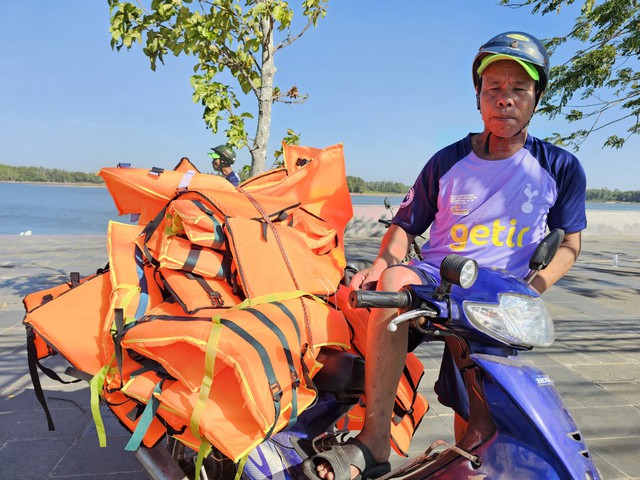 Giải đua thuyền rồng H.Xuyên Mộc: Người đội trưởng 67 tuổi của Phước Bửu muốn khẳng định sức mạnh- Ảnh 11.