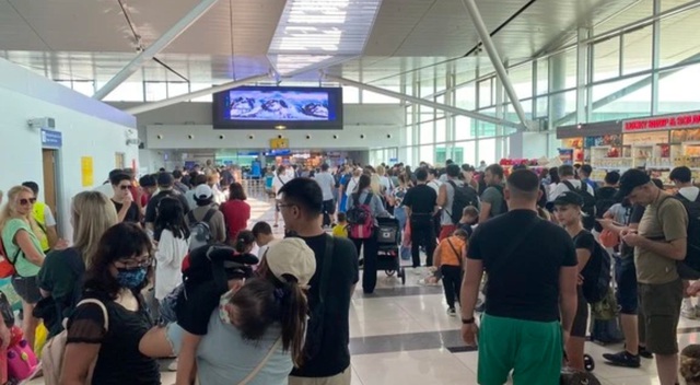 Vụ 300 khách Đài Loan bị bỏ rơi ở Phú Quốc: Nợ tiền vé máy bay- Ảnh 2.