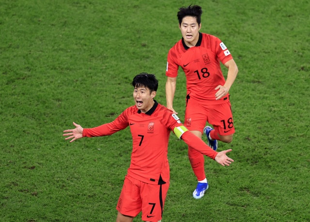 HLV Klinsmann im lặng tuyệt đối trước màn xô xát của các ngôi sao đội tuyển Hàn Quốc- Ảnh 2.