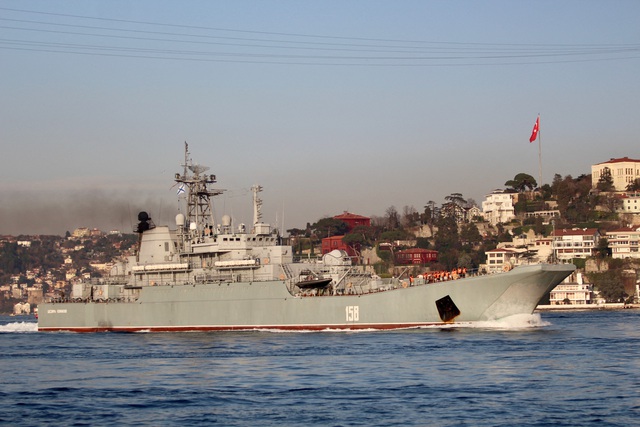 Ukraine tuyên bố đánh chìm tàu đổ bộ Nga ở biển Đen- Ảnh 1.