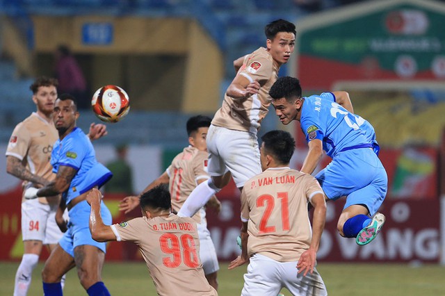 5 vòng cuối lượt đi V-League: Đội bóng nào sẽ lật đổ Nam Định?- Ảnh 1.