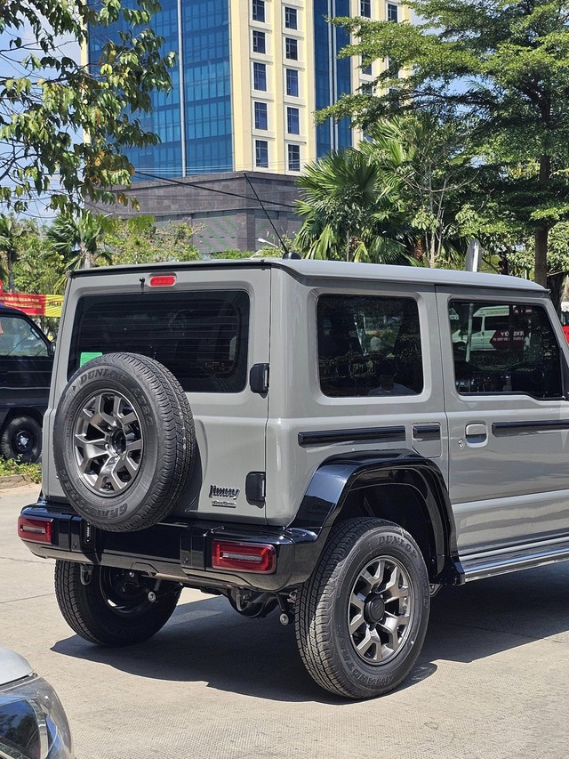 Đại lý độ Suzuki Jimny 'nhái' xe Mercedes tại Việt Nam, hét giá gần 1 tỉ đồng- Ảnh 2.